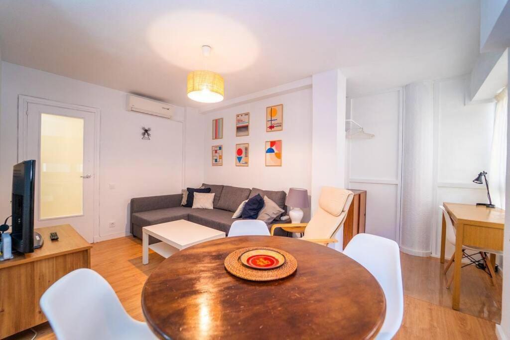 Authentic Flat Near The Apartment